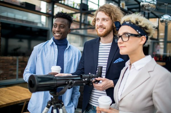 Quelles sont les meilleures techniques pour observer la faune en camping en forêt de chênes?